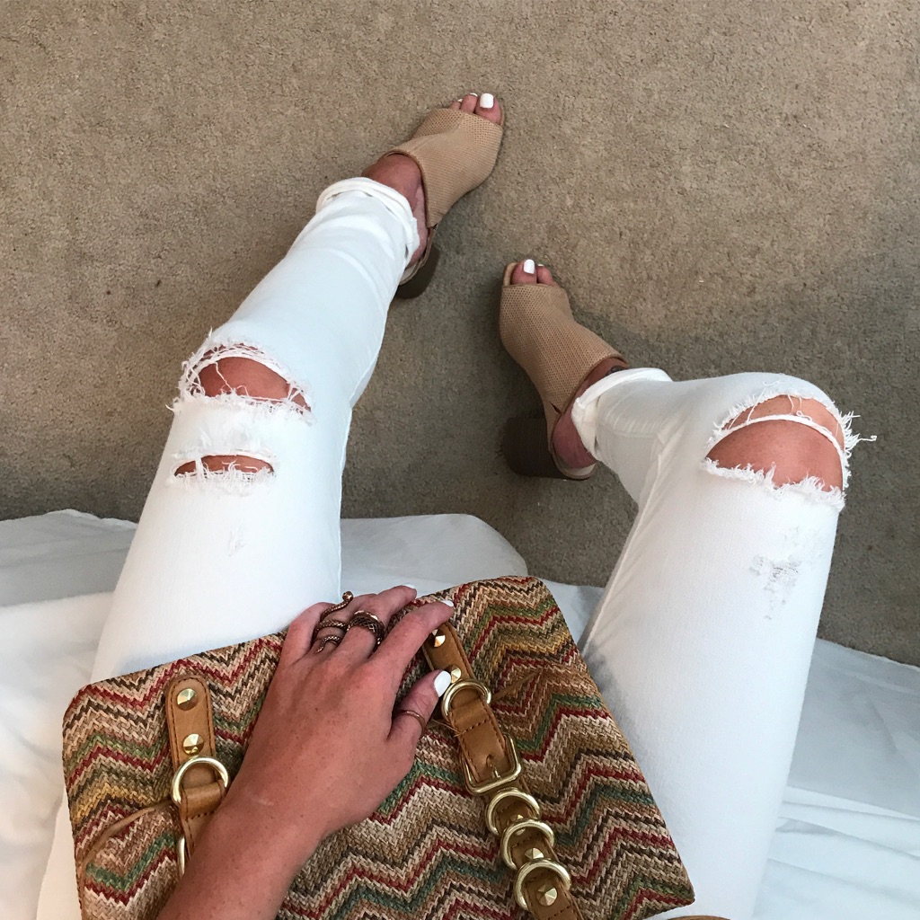 Levis 711 Skinny Jean White Destroyed Wash Size 25